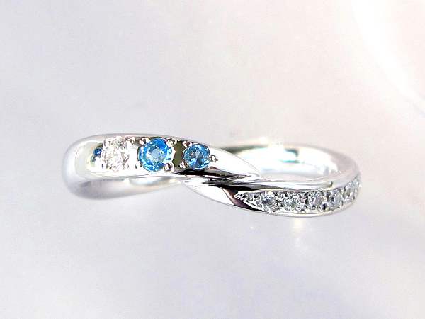 大阪府より結婚10周年記念にスイートテンダイヤモンドのご注文をいただきました。