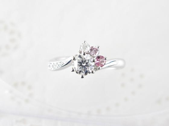 誕生石（ピンクサファイア・トルマリン）とダイヤモンドの婚約指輪（エンゲージリング）デザイン例