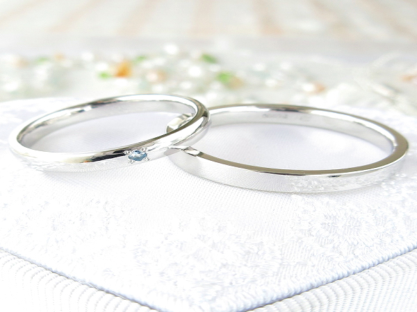 プラチナ製の結婚指輪。シンプルで永く愛用できる甲丸・かまぼこ・平打ちタイプを格安でご提供します。